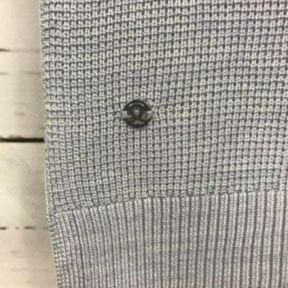 Lululemon Forward Flow Cape Silver Fox Alpine Brand New - Picture 3 of 5